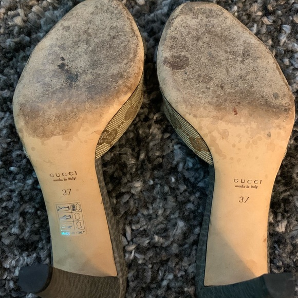 ❌SOLD❌Gucci Logo & Horsebit Grey Slip On Heels - Picture 8 of 8